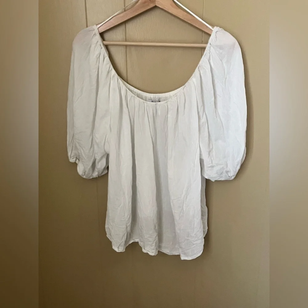 Old Navy White XL Relaxed Puff Sleeve Blouse Neutral Calla Lily Boho Casual GUC